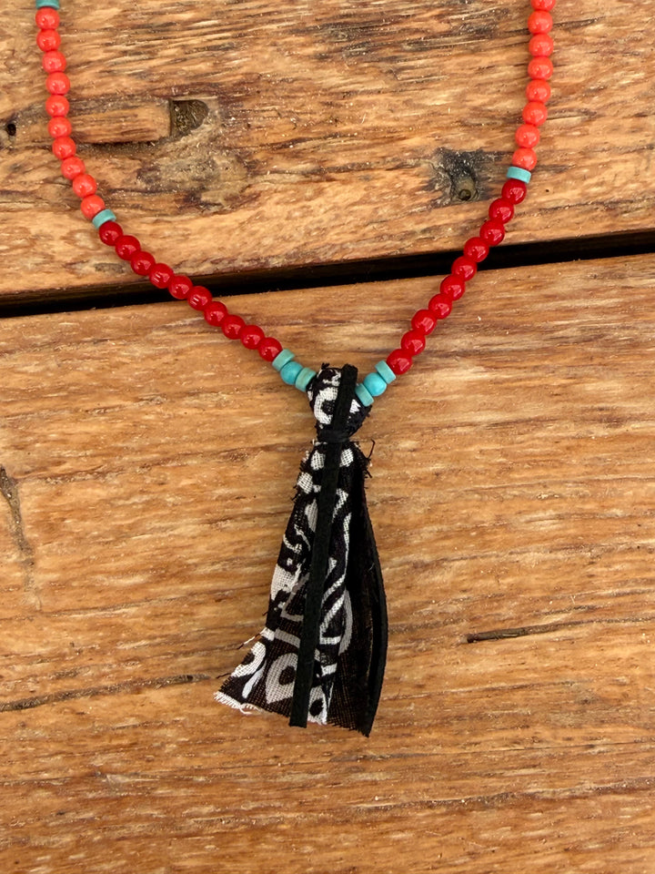 beads necklace orange black