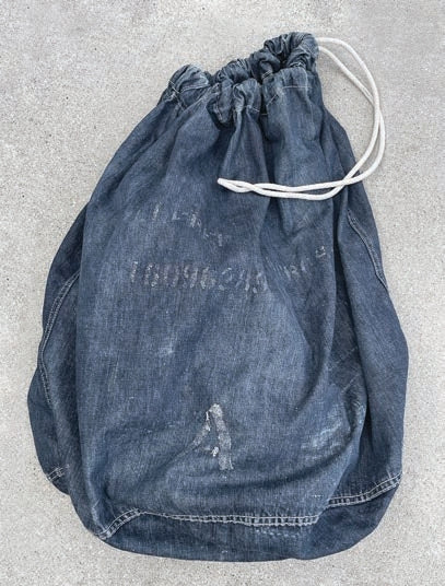 The duffel bag that inspired the rope belt