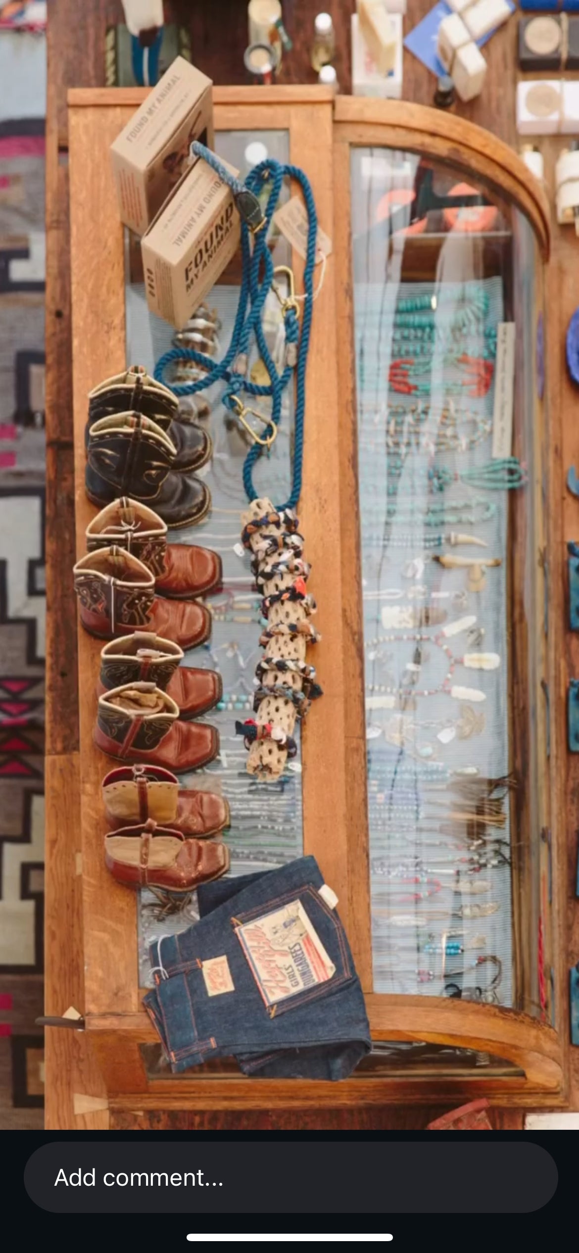 La Brea vintage display